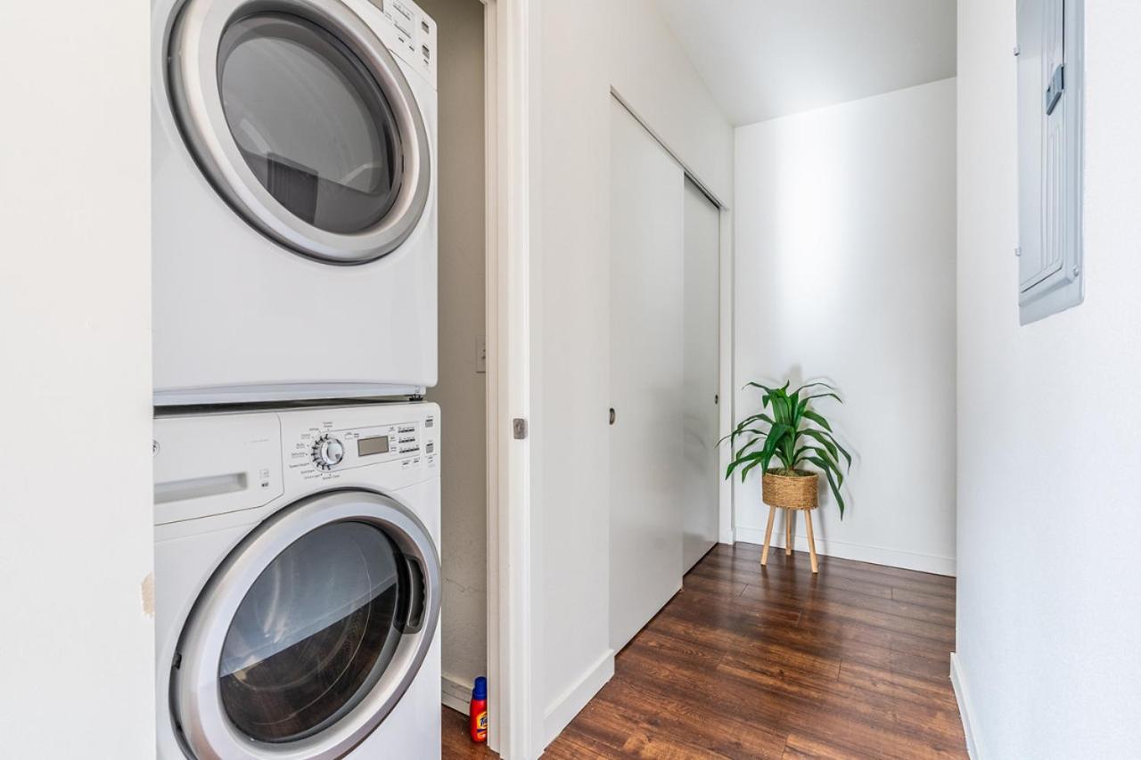 Close Downtown Modern Apartment - Pet Friendly, Wifi, Rooftop Views Seattle Exterior photo