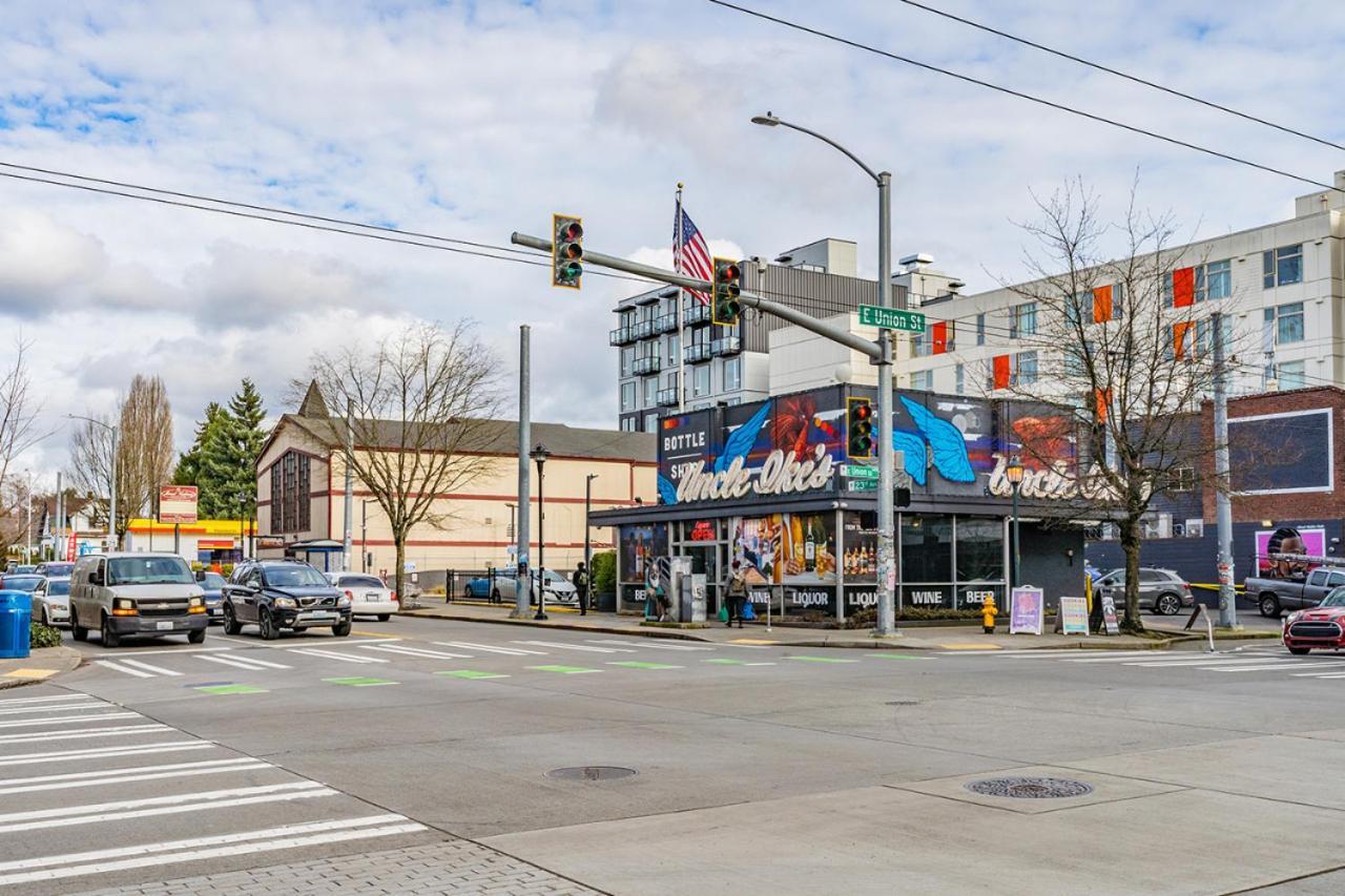 Close Downtown Modern Apartment - Pet Friendly, Wifi, Rooftop Views Seattle Exterior photo