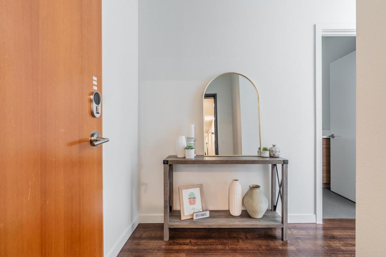 Close Downtown Modern Apartment - Pet Friendly, Wifi, Rooftop Views Seattle Exterior photo