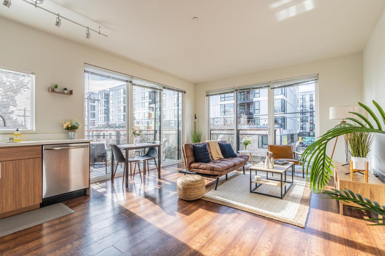 Close Downtown Modern Apartment - Pet Friendly, Wifi, Rooftop Views Seattle Exterior photo