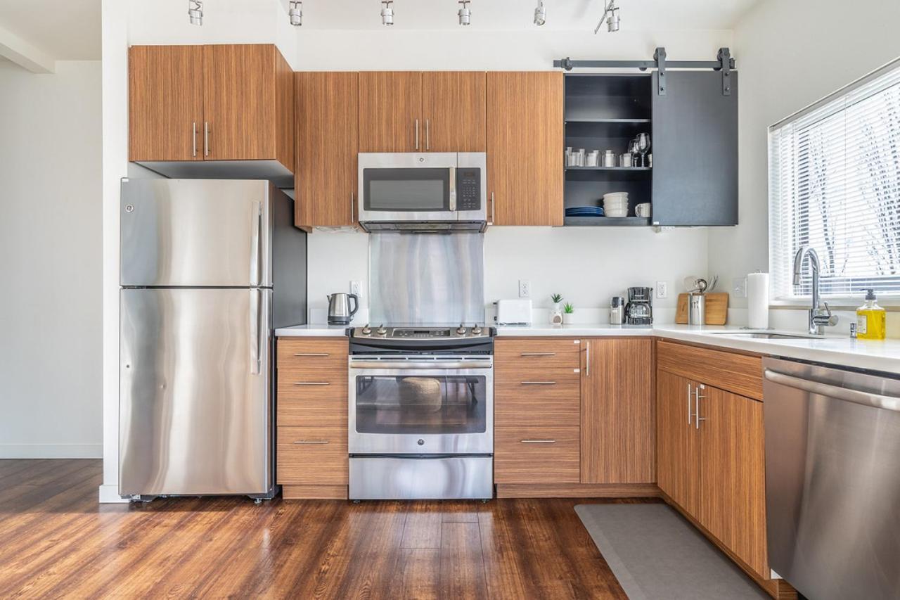 Close Downtown Modern Apartment - Pet Friendly, Wifi, Rooftop Views Seattle Exterior photo
