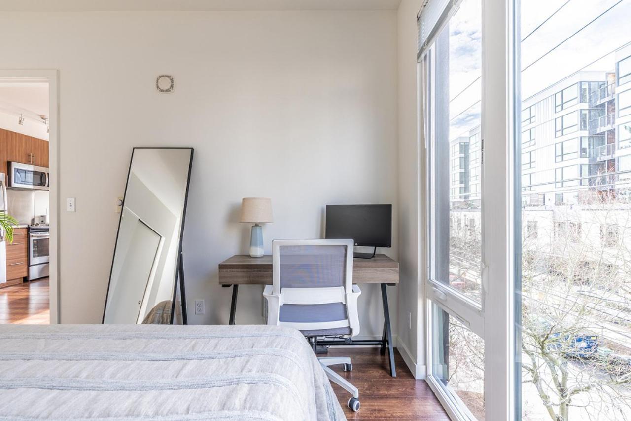 Close Downtown Modern Apartment - Pet Friendly, Wifi, Rooftop Views Seattle Exterior photo